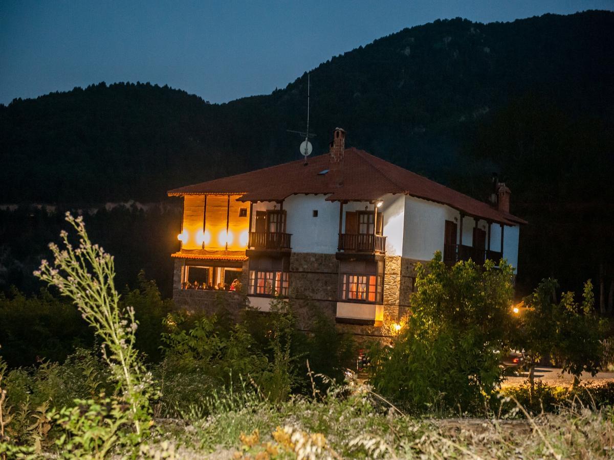 Sintrivanis Mountain Ano Skotina Eksteriør bilde